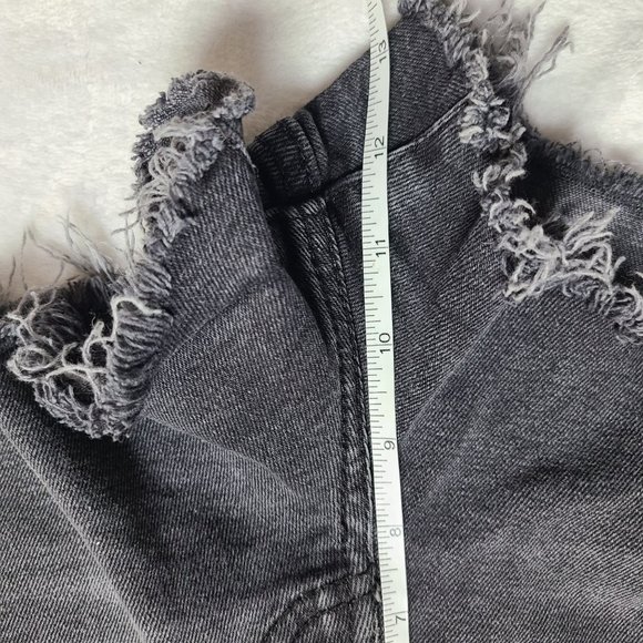 BDG Denim Tom Girl Mid Rise Frayed Hem Distressed Jean Shorts Size 28 - Picture 12 of 13